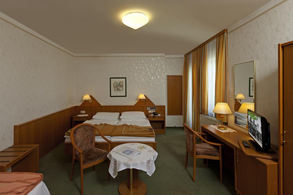 Hotel Hallerhof Bad Hall Exteriör bild