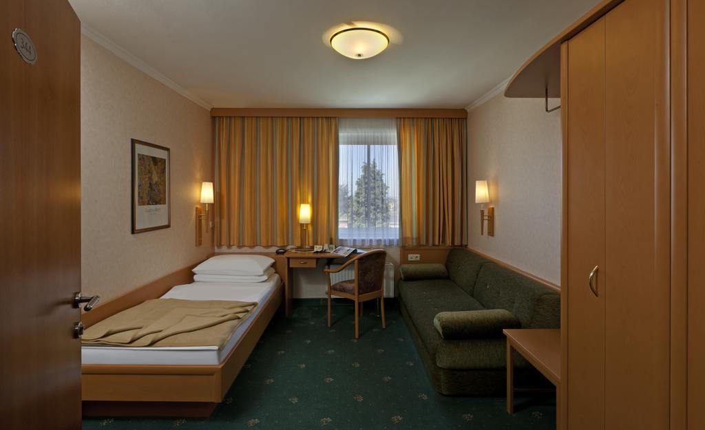 Hotel Hallerhof Bad Hall Exteriör bild